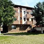 Ivelia 3*