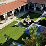 Ivelia Hotel